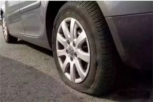 汽车后胎加气多少合适