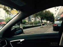 接小汽车玻璃膜多少钱(接小汽车玻璃膜的费用解析)